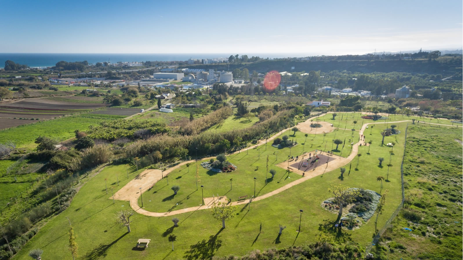 Foto El Ayuntamiento invertirá 4,4 millones de euros en el refuerzo de maquinaria y personal para el mantenimiento y conservación de zonas verdes y playas