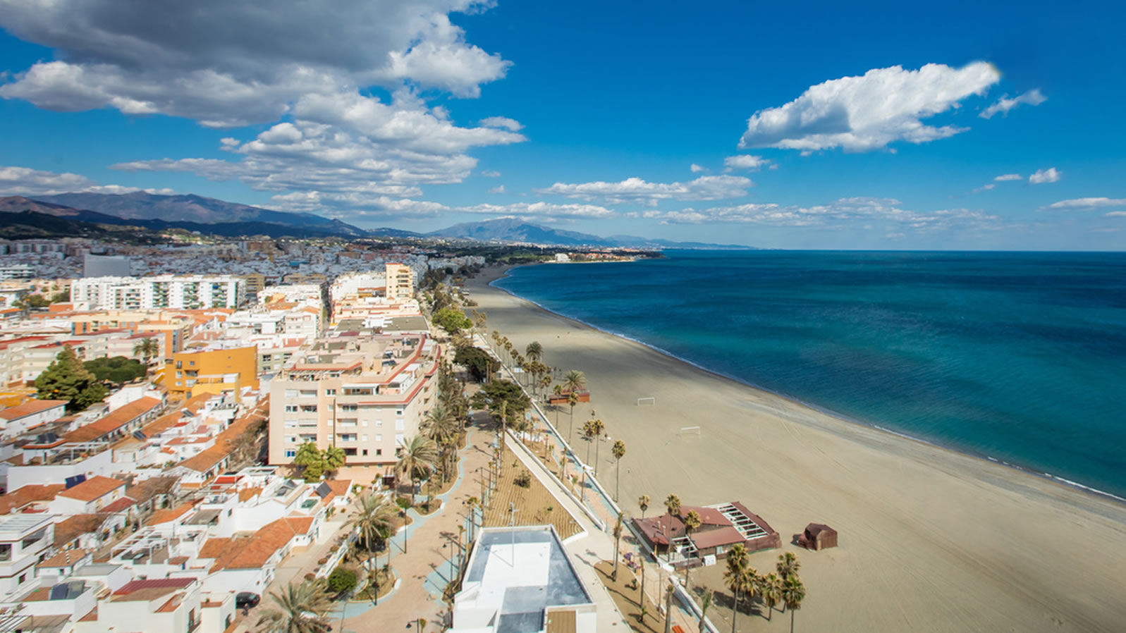 Foto El Ayuntamiento organiza una fiesta con un espectáculo de drones para inaugurar el Mirador del Carmen 