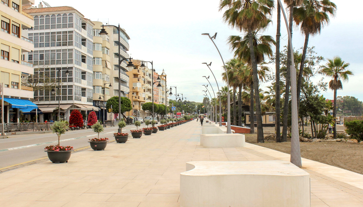 Foto El Ayuntamiento finaliza la remodelación del paseo marítimo, que se conecta al proyecto de corredor litoral